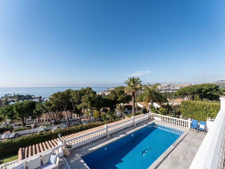 Villa for Sale in La Cala De Mijas, Malaga 1