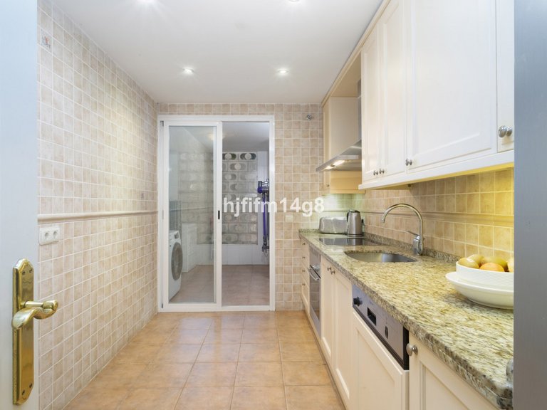 Apartment for Sale in Puerto Banús, Malaga 10
