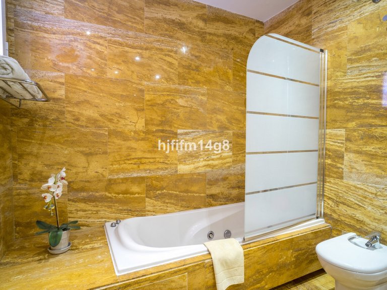 Apartment for Sale in Puerto Banús, Malaga 15