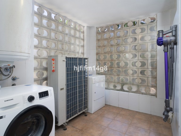 Apartment for Sale in Puerto Banús, Malaga 21