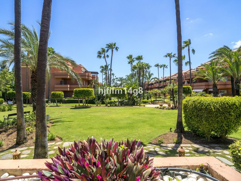 Apartment for Sale in Puerto Banús, Malaga 22