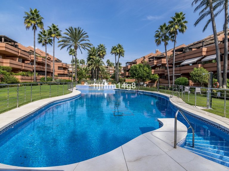 Apartment for Sale in Puerto Banús, Malaga 27
