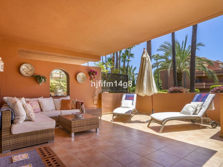 Apartment for Sale in Puerto Banús, Malaga 3