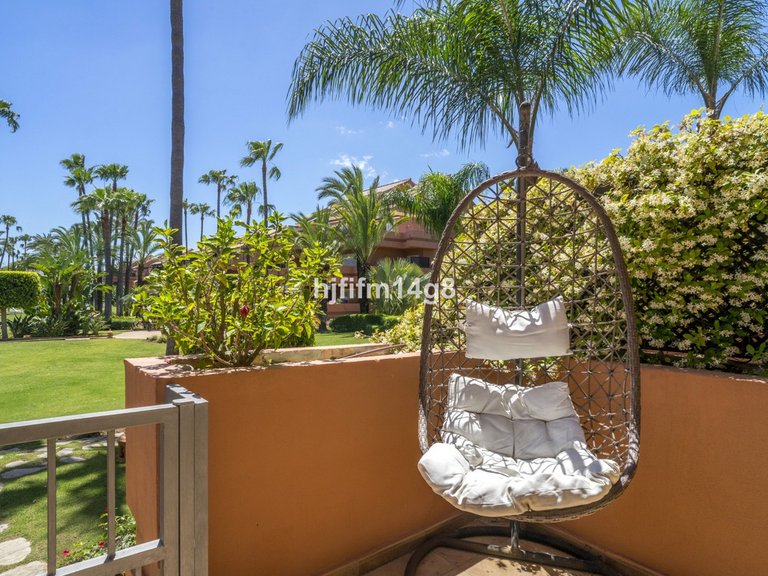 Apartment for Sale in Puerto Banús, Malaga 5