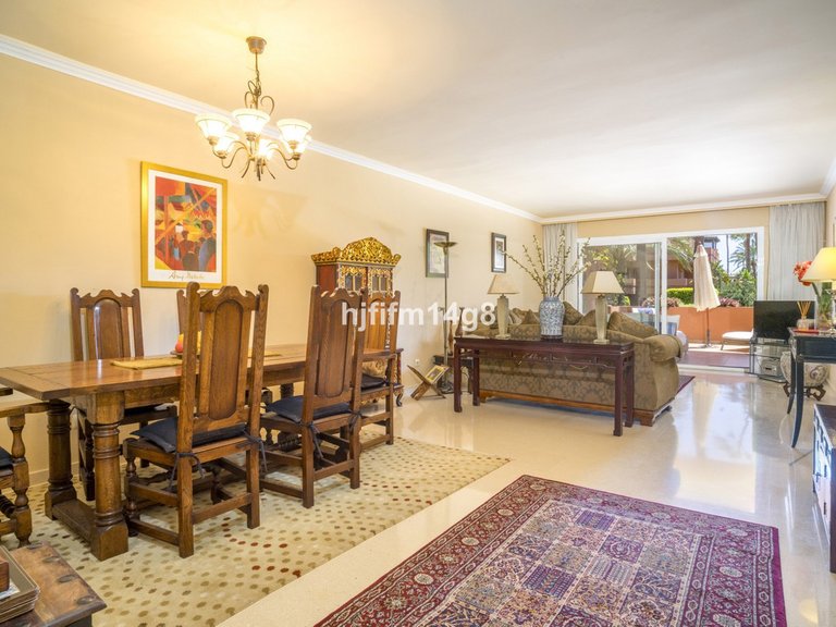 Apartment for Sale in Puerto Banús, Malaga 6