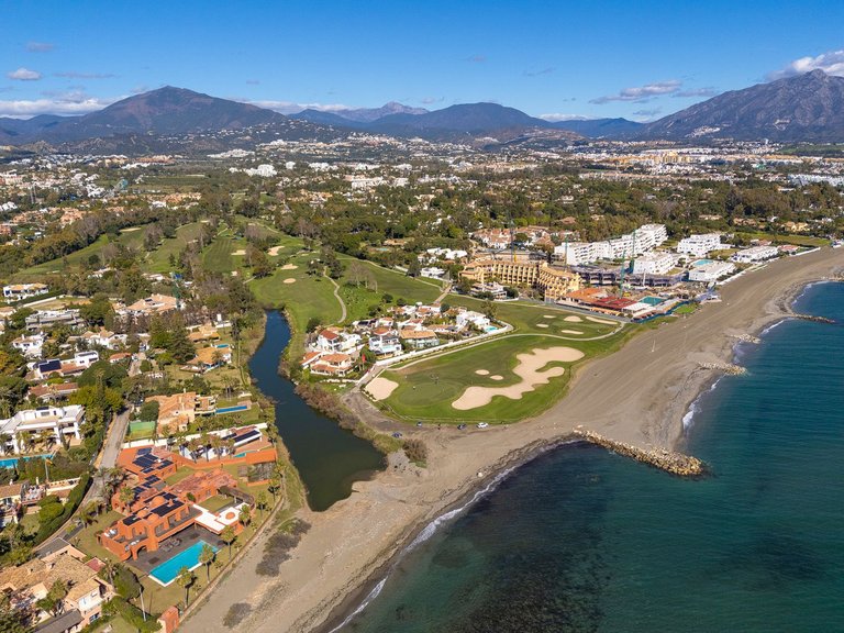 Villa for Sale in Guadalmina Baja, Malaga 13