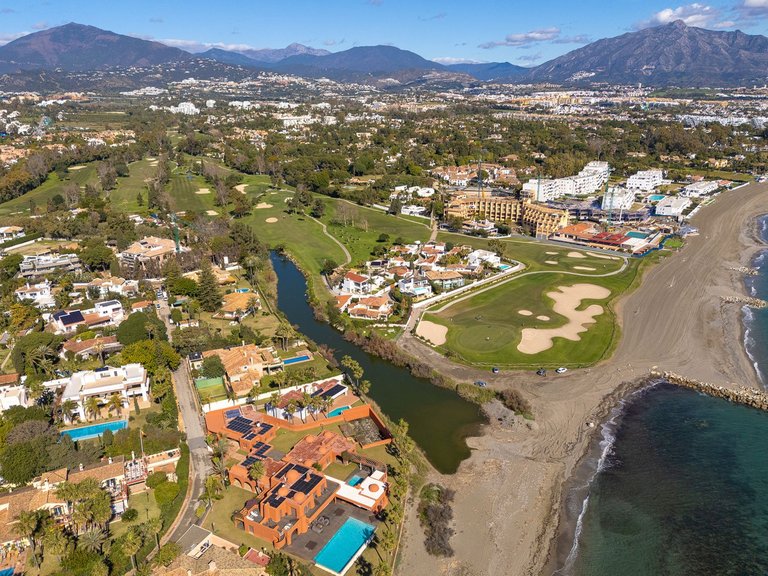 Villa for Sale in Guadalmina Baja, Malaga 14