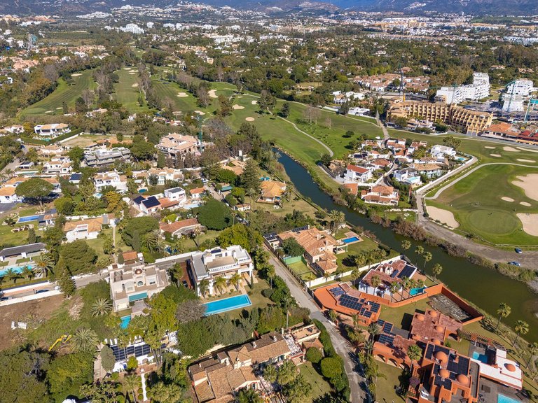 Villa for Sale in Guadalmina Baja, Malaga 4