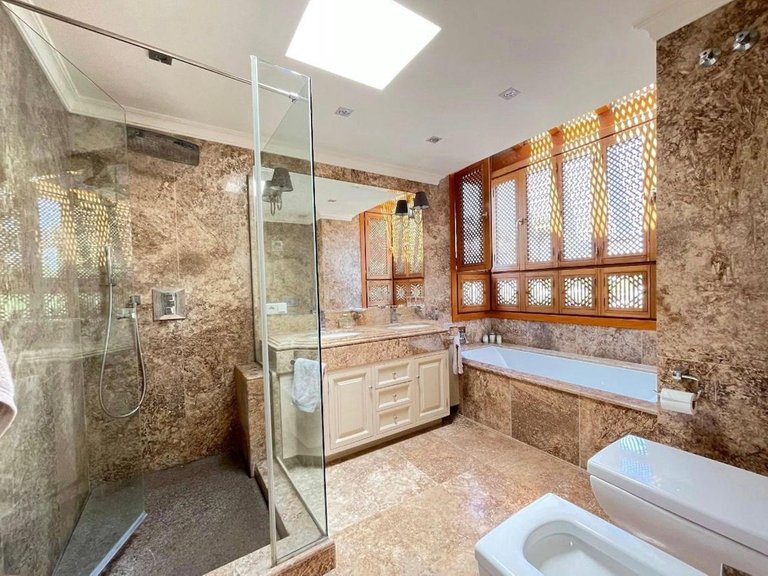 Villa for Sale in Costalita, Malaga 4