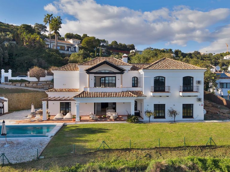 Villa for Sale in Benahavís, Malaga 11