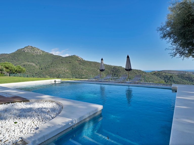 Villa for Sale in Benahavís, Malaga 17