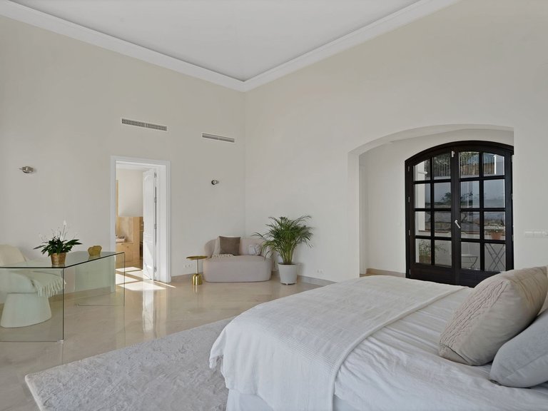 Villa for Sale in Benahavís, Malaga 28