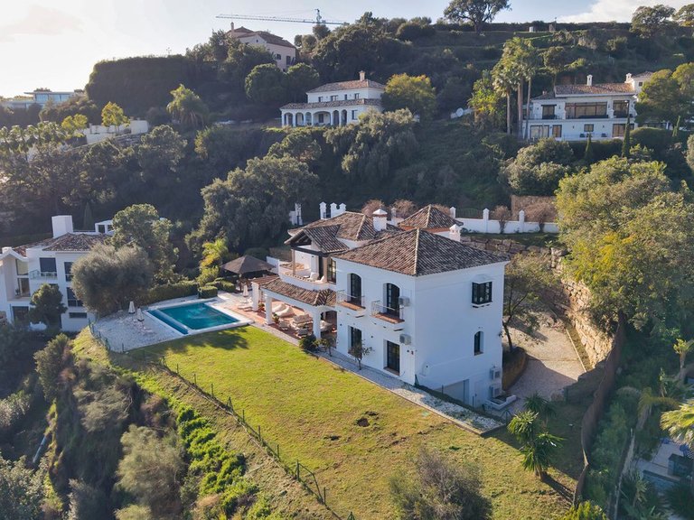 Villa for Sale in Benahavís, Malaga 40