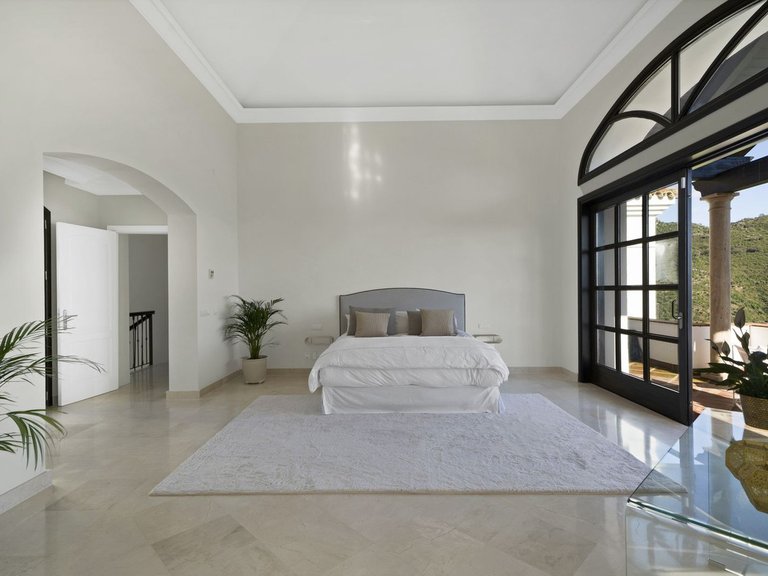 Villa for Sale in Benahavís, Malaga 5