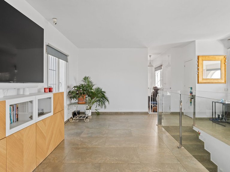 Villa for Sale in Fuengirola, Malaga 11