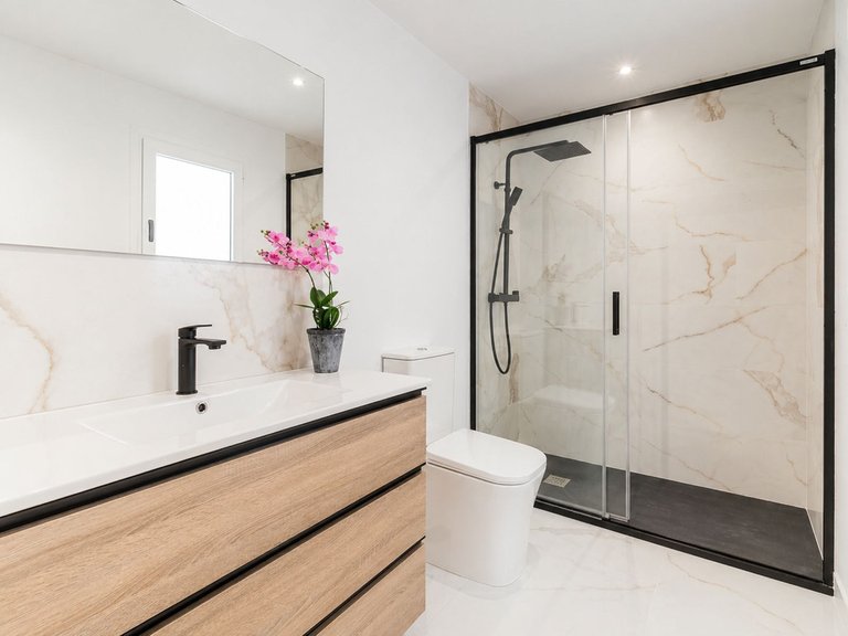 Apartment for Sale in El Paraiso, Malaga 7