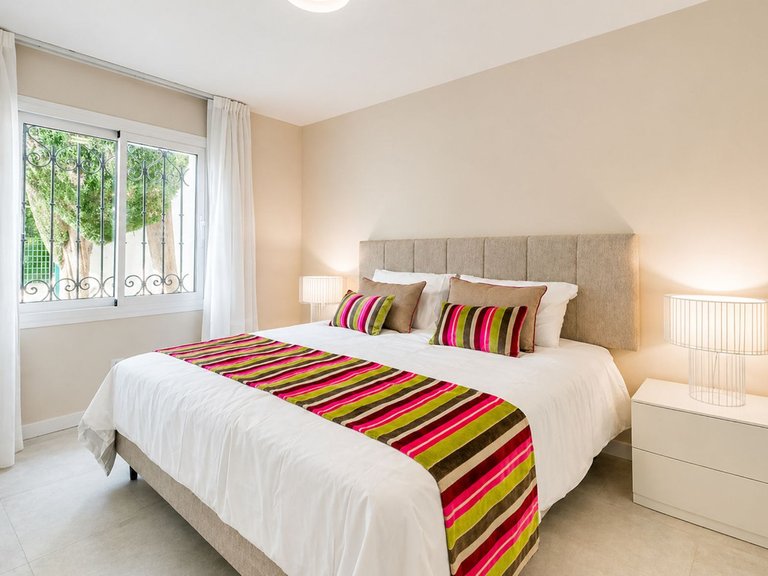 Apartment for Sale in El Paraiso, Malaga 8