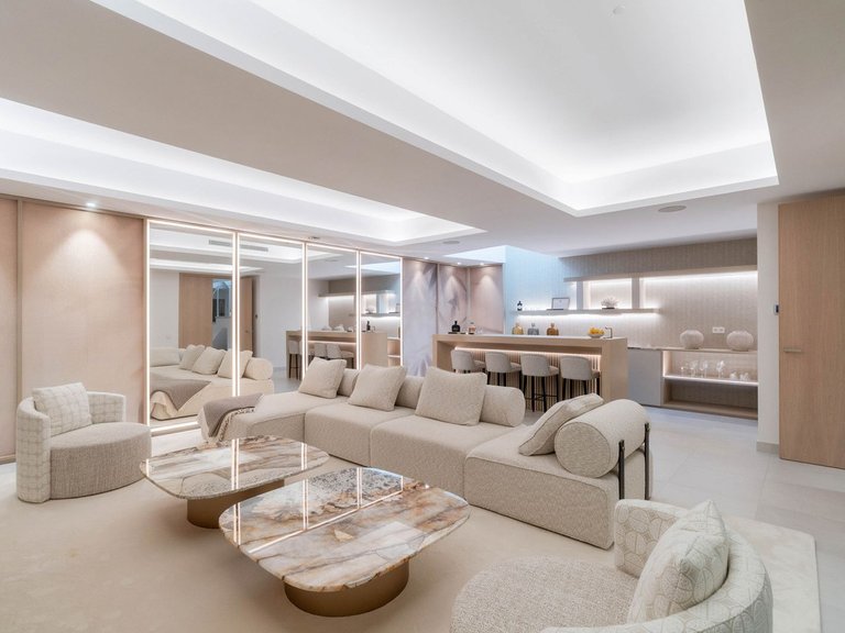 Villa for Sale in Nueva Andalucía, Malaga 16