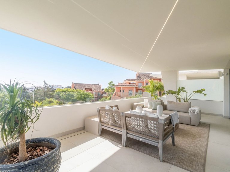 Villa for Sale in Nueva Andalucía, Malaga 20