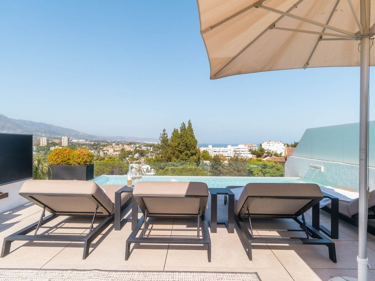 Villa for Sale in Nueva Andalucía, Malaga 22