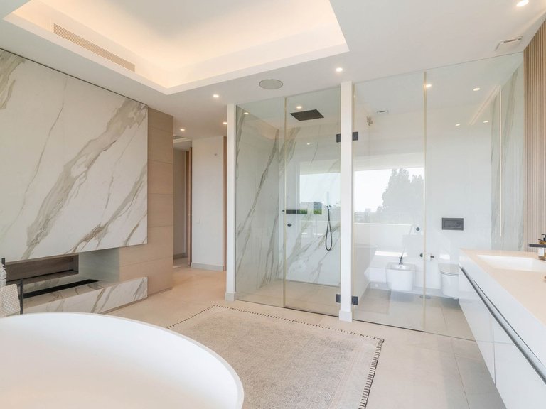 Villa for Sale in Nueva Andalucía, Malaga 27