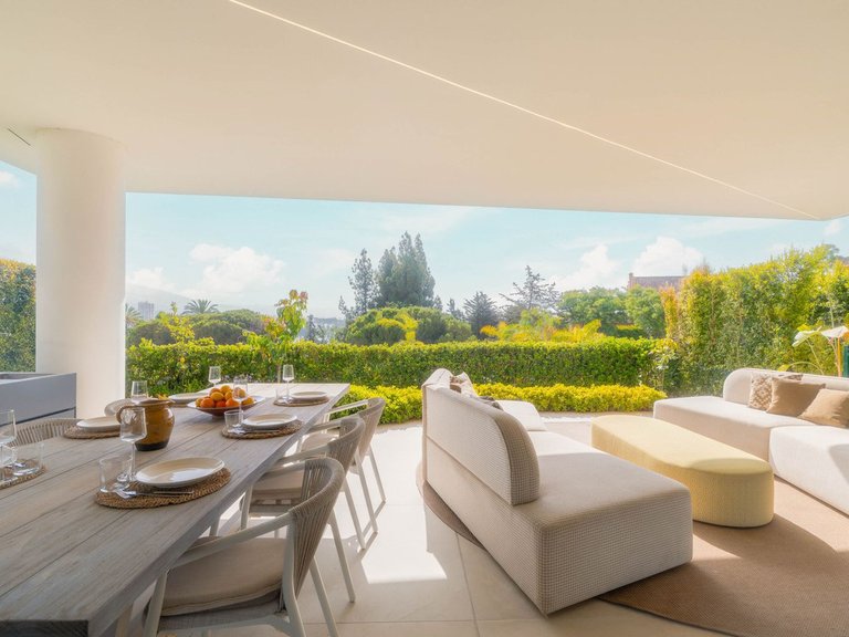 Villa for Sale in Nueva Andalucía, Malaga 28
