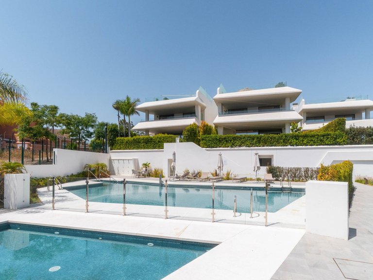 Villa for Sale in Nueva Andalucía, Malaga 3