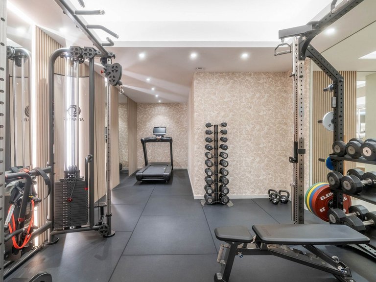 Villa for Sale in Nueva Andalucía, Malaga 43