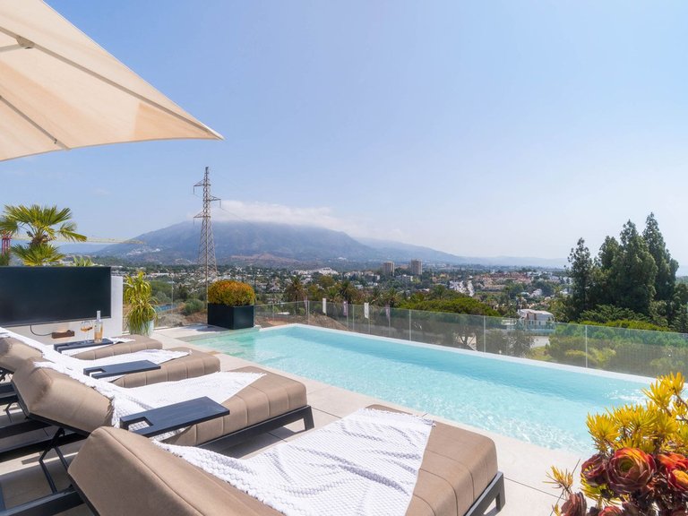 Villa for Sale in Nueva Andalucía, Malaga 46