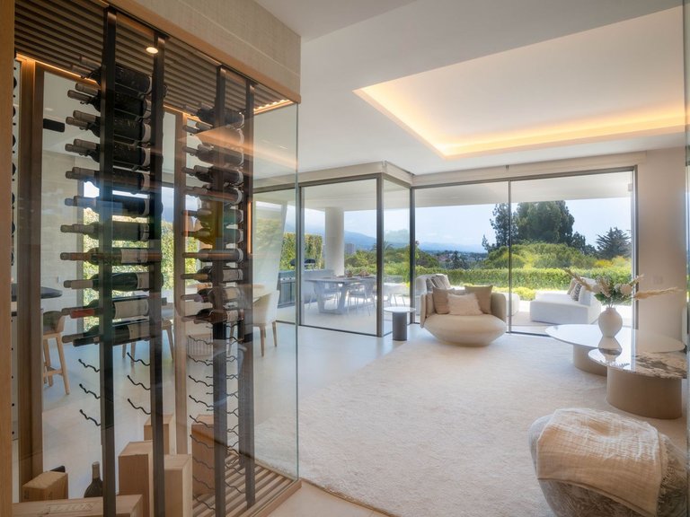 Villa for Sale in Nueva Andalucía, Malaga 6