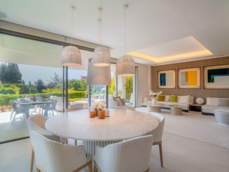 Villa for Sale in Nueva Andalucía, Malaga 8