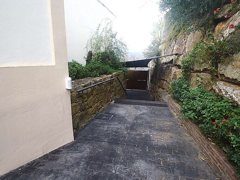 Villa for Sale in Istán, Malaga 16