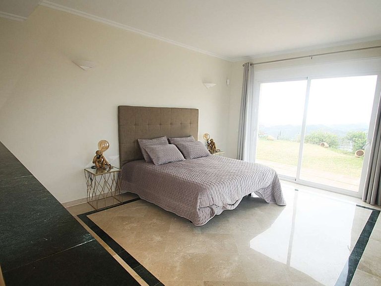 Villa for Sale in Istán, Malaga 27