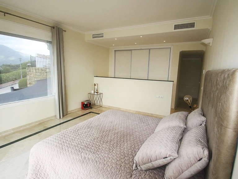 Villa for Sale in Istán, Malaga 29