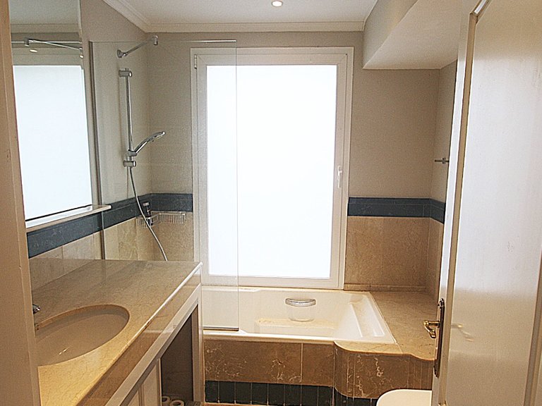 Villa for Sale in Istán, Malaga 31