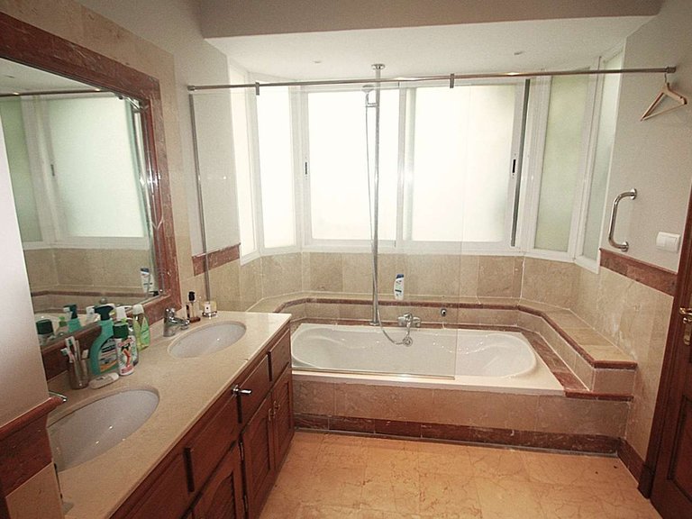 Villa for Sale in Istán, Malaga 36