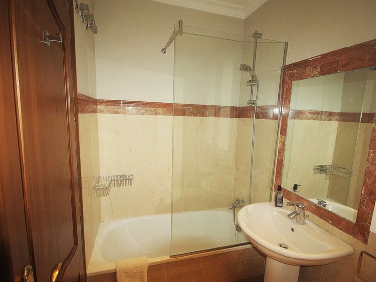 Villa for Sale in Istán, Malaga 39
