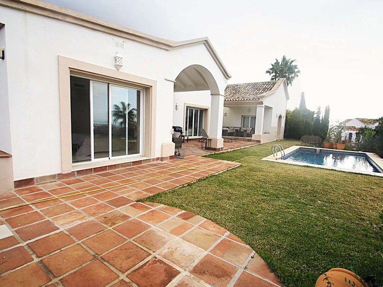 Villa for Sale in Istán, Malaga 4