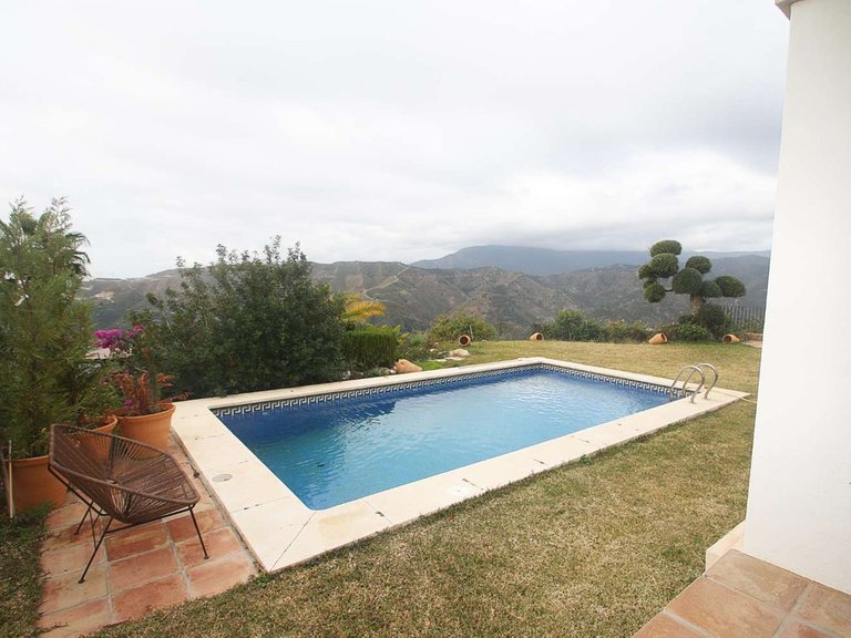 Villa for Sale in Istán, Malaga 6