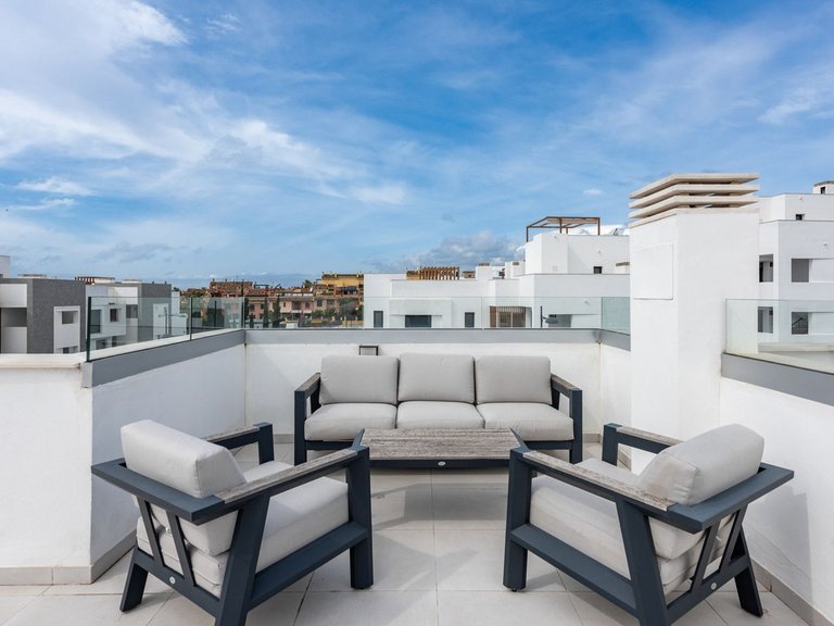 Villa for Sale in Bel Air, Malaga 24