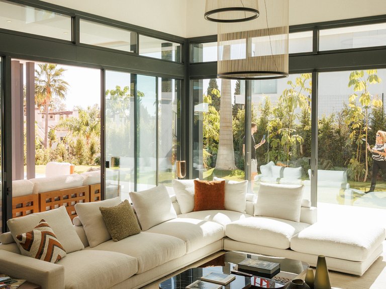 Villa for Sale in The Golden Mile, Malaga 13