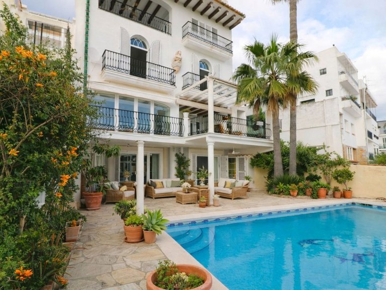 Villa for Sale in Mijas, Malaga 1