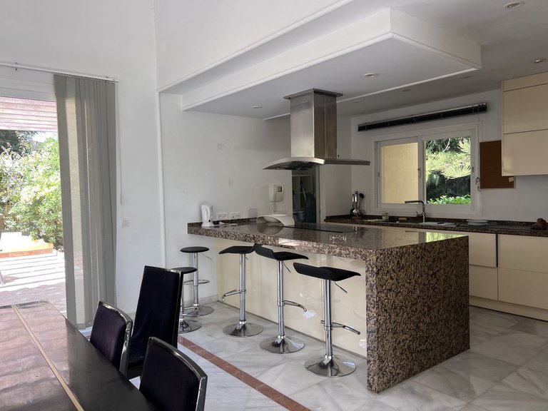 Villa for Sale in Bahía De Marbella, Malaga 5