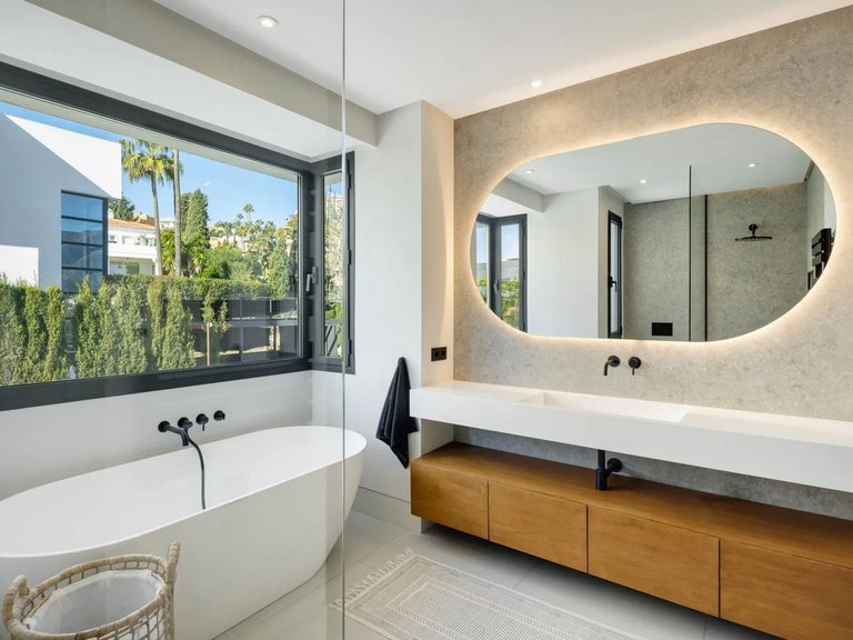 Villa for Sale in Costa del Sol Marbella, Malaga 3