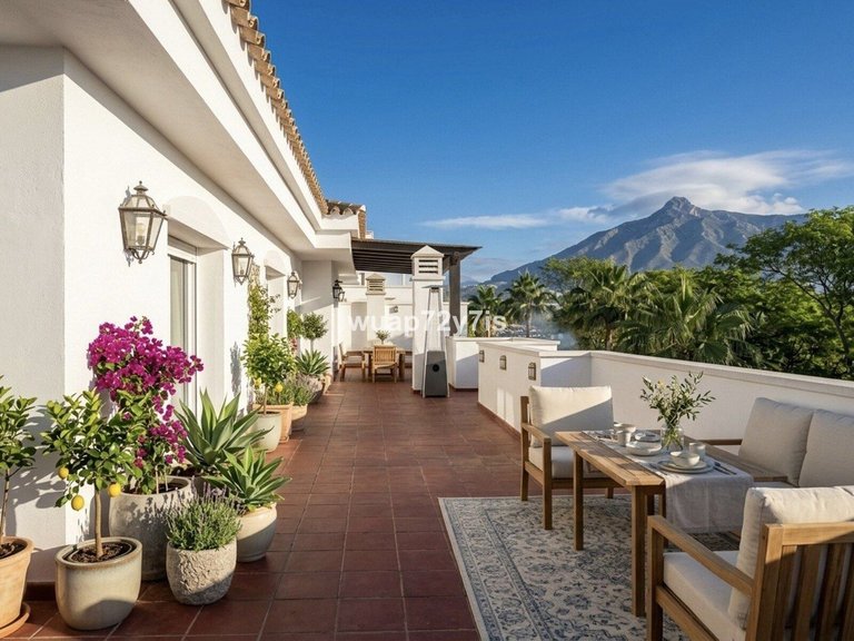 Apartment for Sale in Nueva Andalucía, Malaga 1