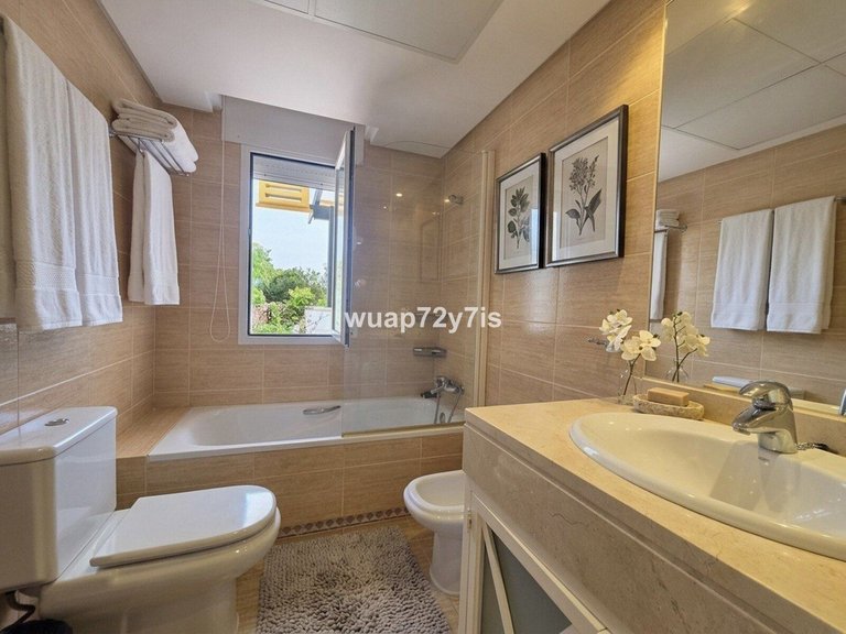 Apartment for Sale in Nueva Andalucía, Malaga 12