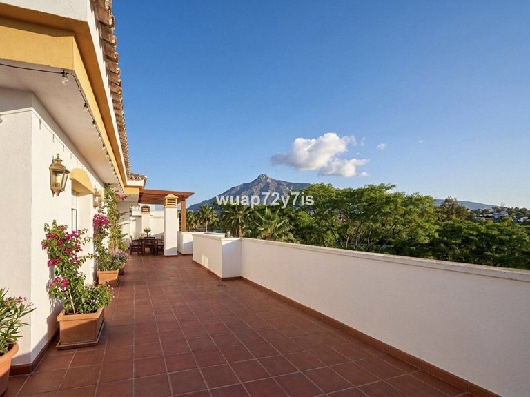 Apartment for Sale in Nueva Andalucía, Malaga 14