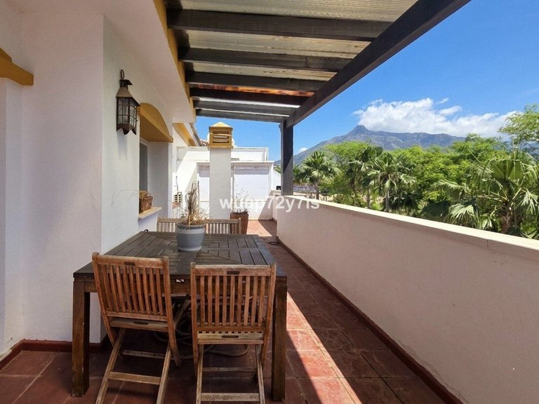 Apartment for Sale in Nueva Andalucía, Malaga 15