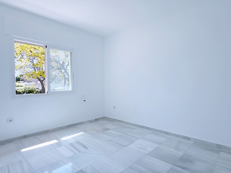 Apartment for Sale in Marbella, Malaga 15