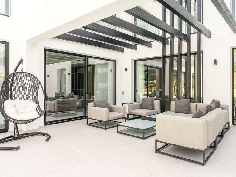 Villa for Sale in Nueva Andalucía, Malaga 10